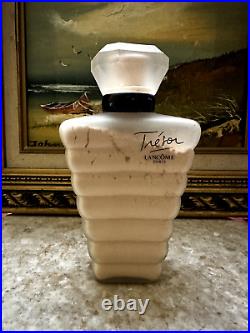 Treson 3.5 oz Perfumed Body Powder by Lancome (new)